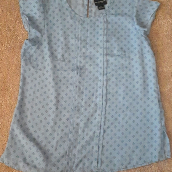 Liz Claiborne Tops - Liz Claiborne light blue summer top size small